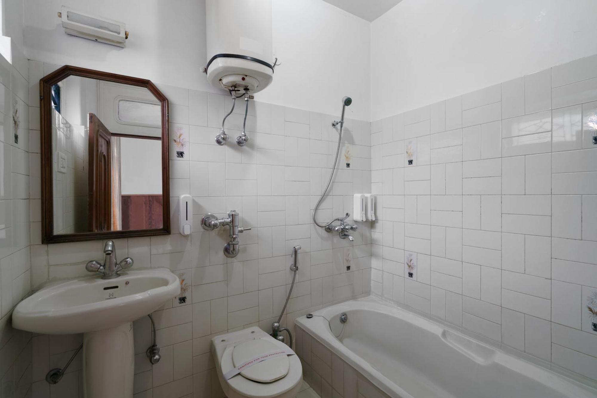 Hotel Kullu Valley Екстериор снимка