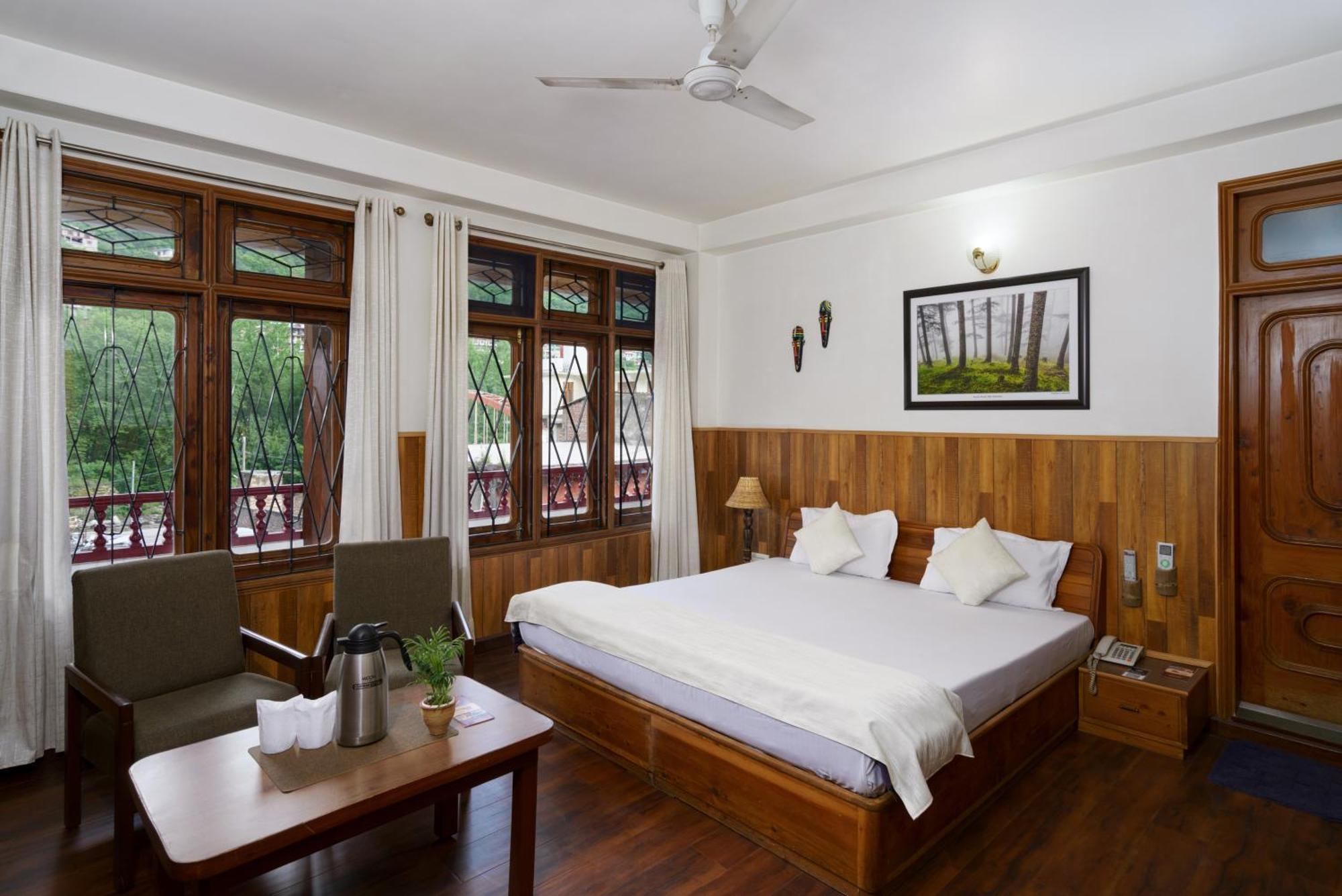 Hotel Kullu Valley Екстериор снимка