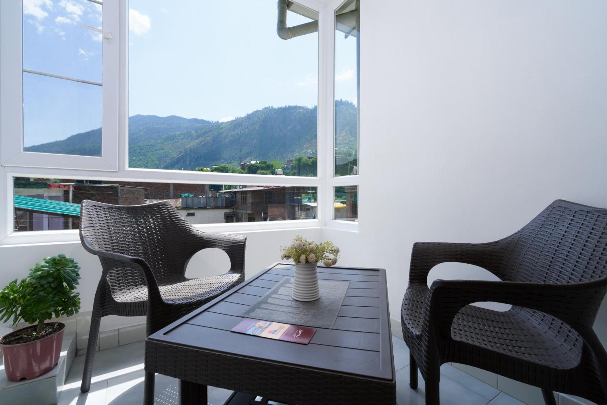 Hotel Kullu Valley Екстериор снимка