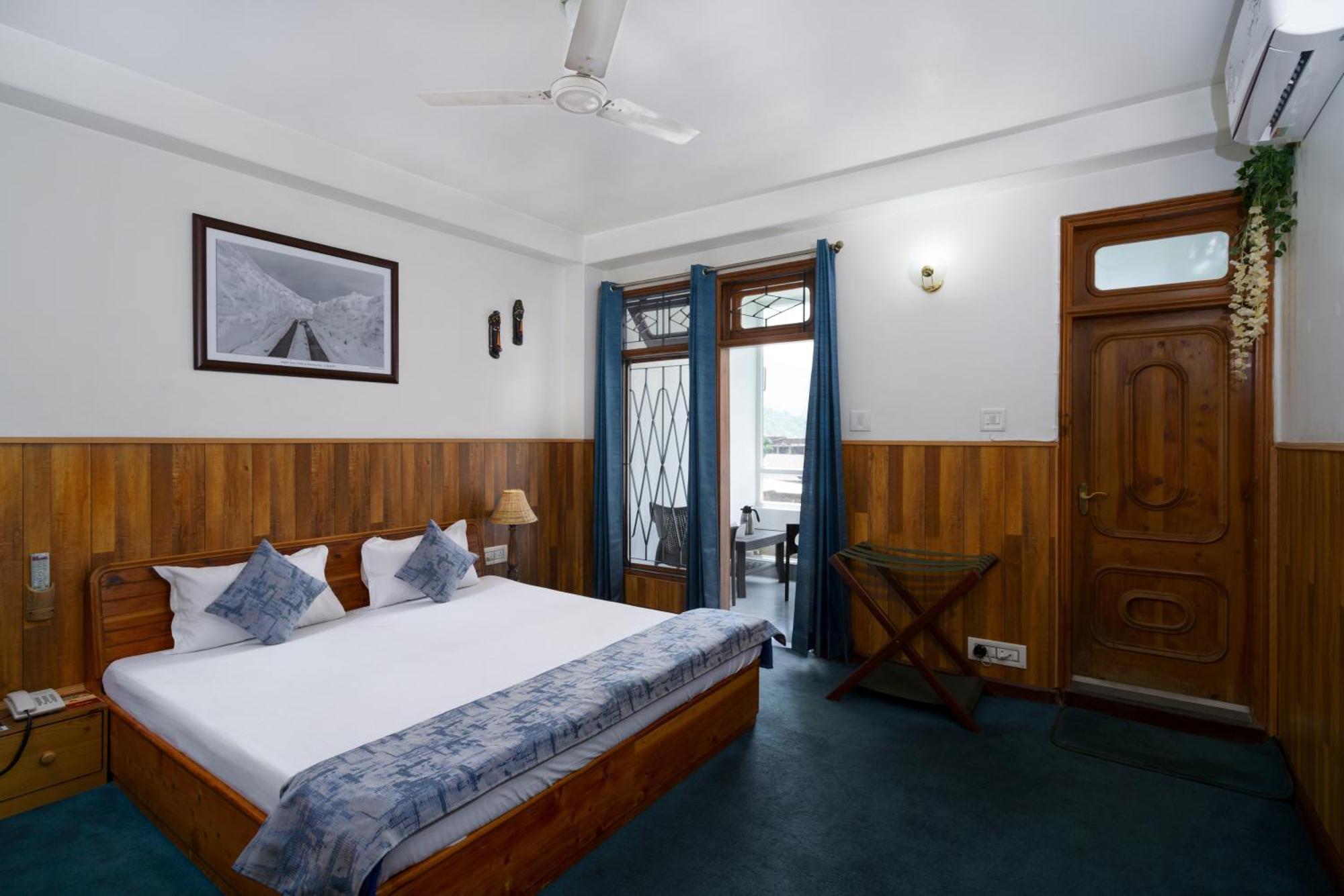 Hotel Kullu Valley Екстериор снимка