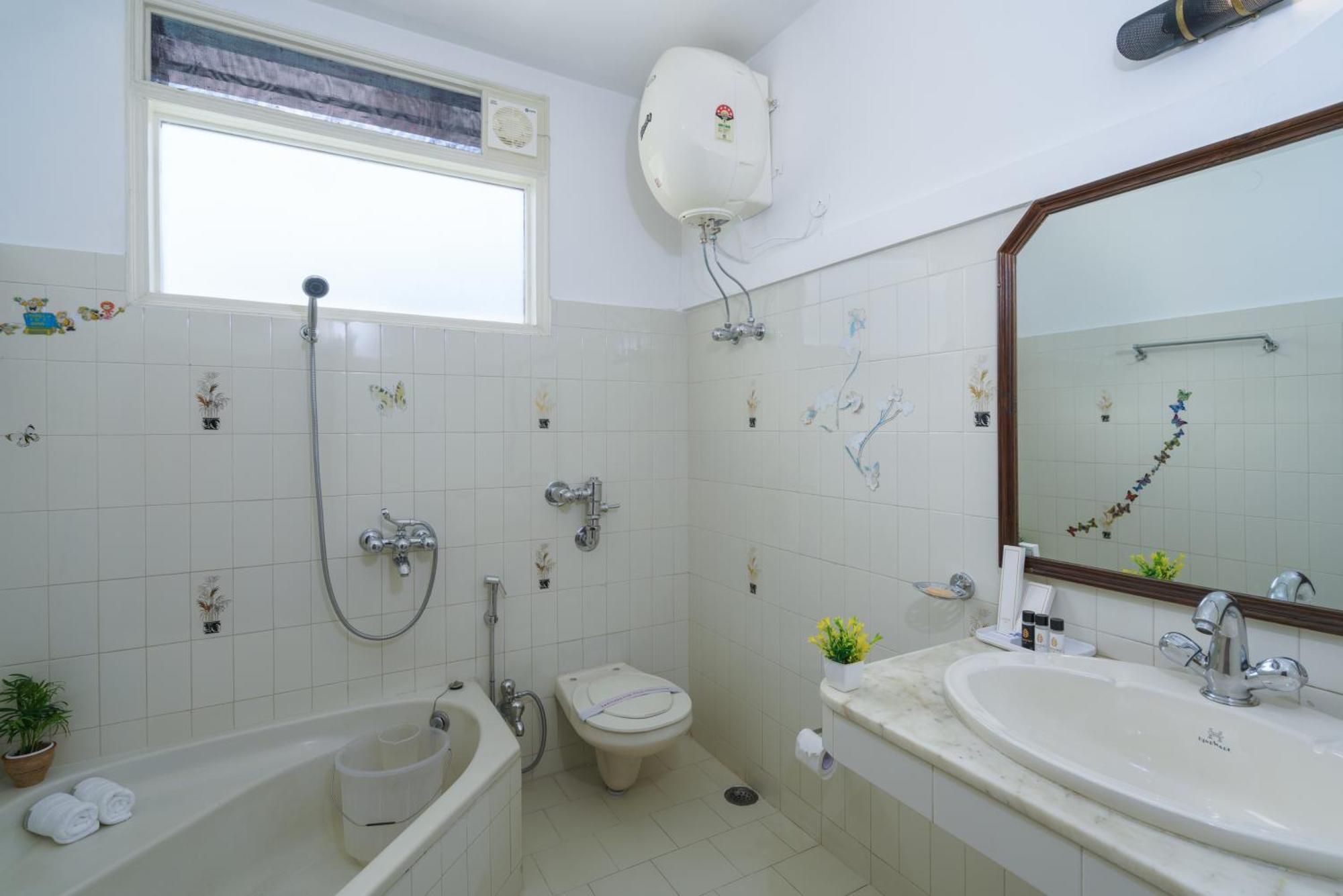 Hotel Kullu Valley Екстериор снимка