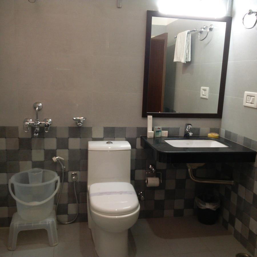 Hotel Kullu Valley Екстериор снимка
